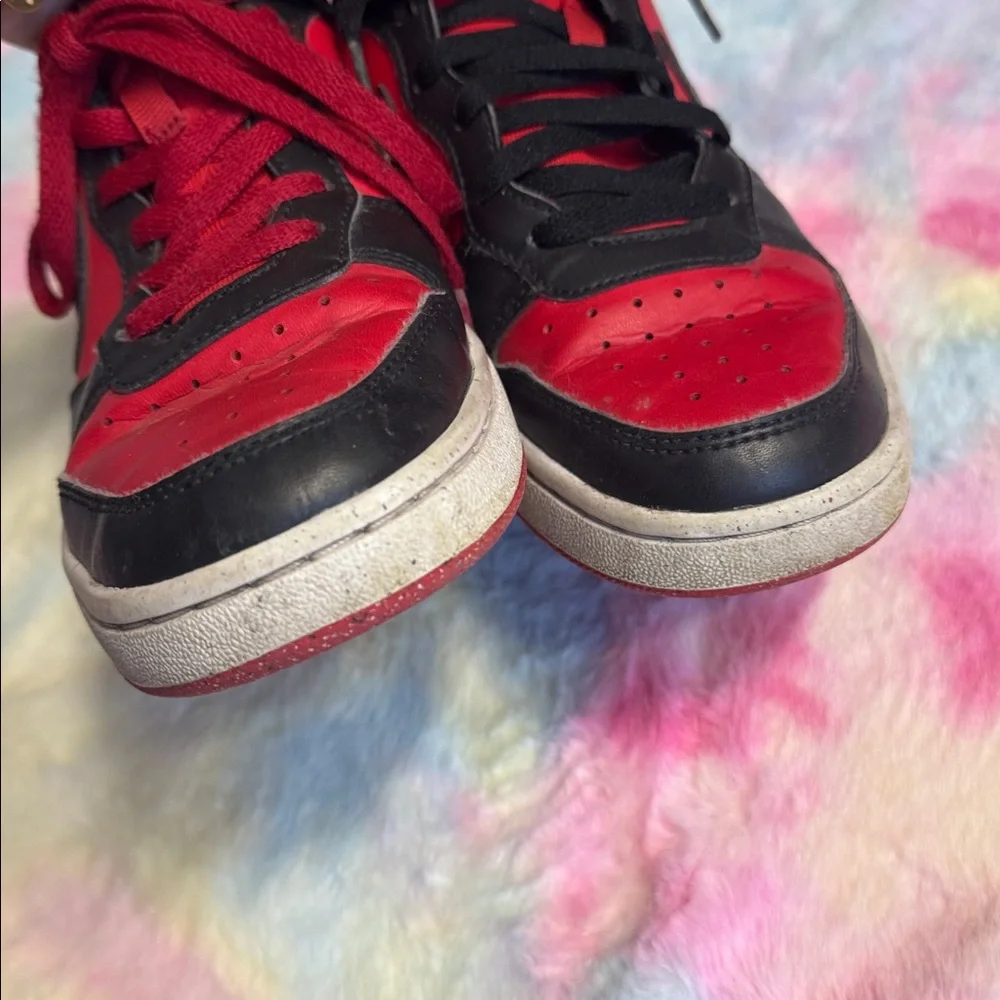 5Y Nike court borough low Black and Red Athletic Shoes